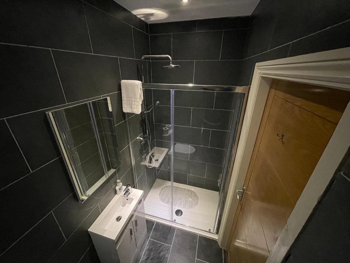 Hotel Y Griffin Penrhyndeudreath Zewnętrze zdjęcie
